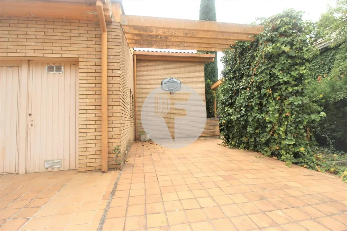 Detached house with 5 bedrooms in Llinars del Vallès. 48