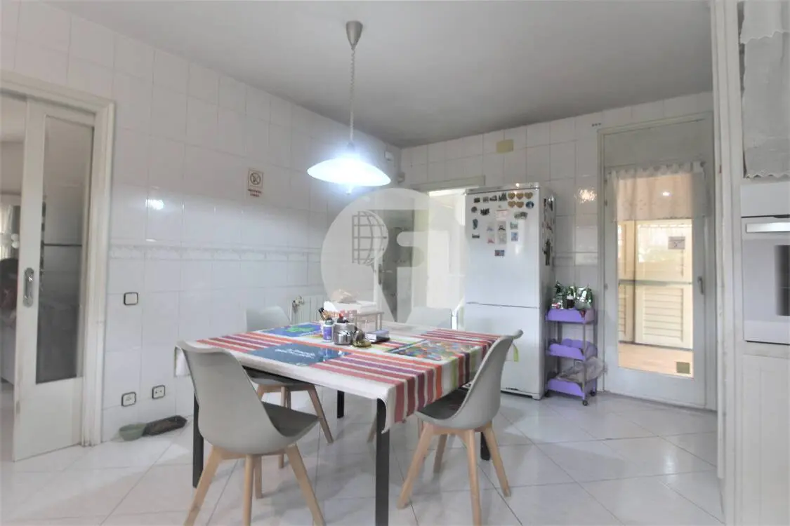 Detached house with 5 bedrooms in Llinars del Vallès. 16